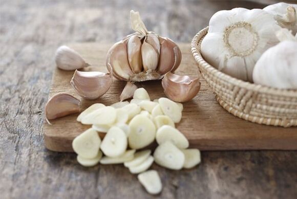 Cleansing parasites with garlic